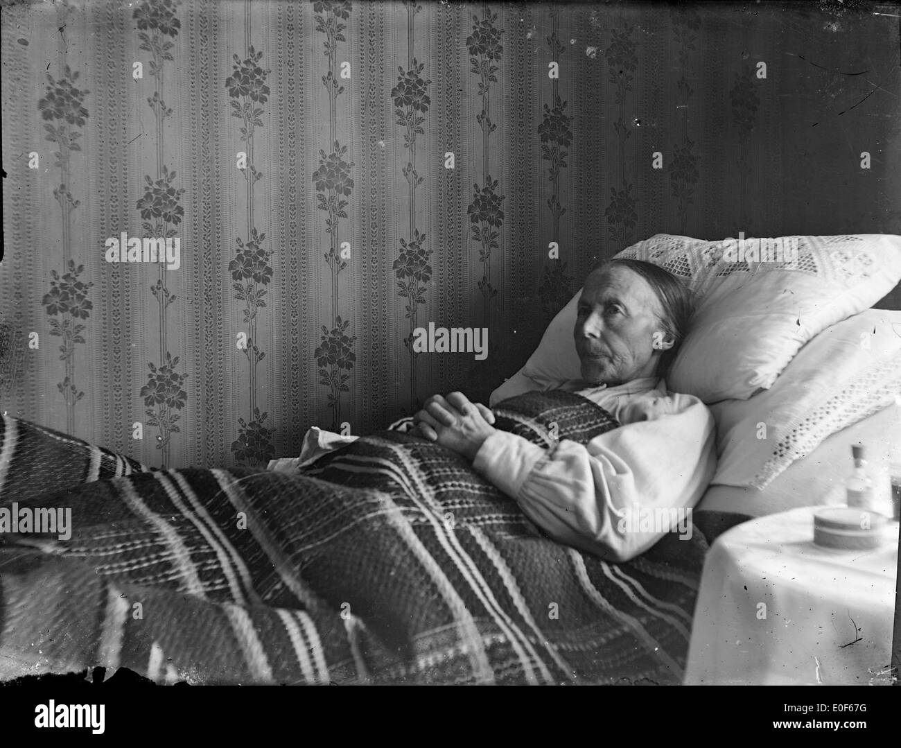 Un ritratto di Karina Marta H. H, ydalsdal portato lungo la costa della Norvegia, che mostra il servizio del faro norvegese e l'influenza della vita costiera a Møre og Romsdal. Foto Stock