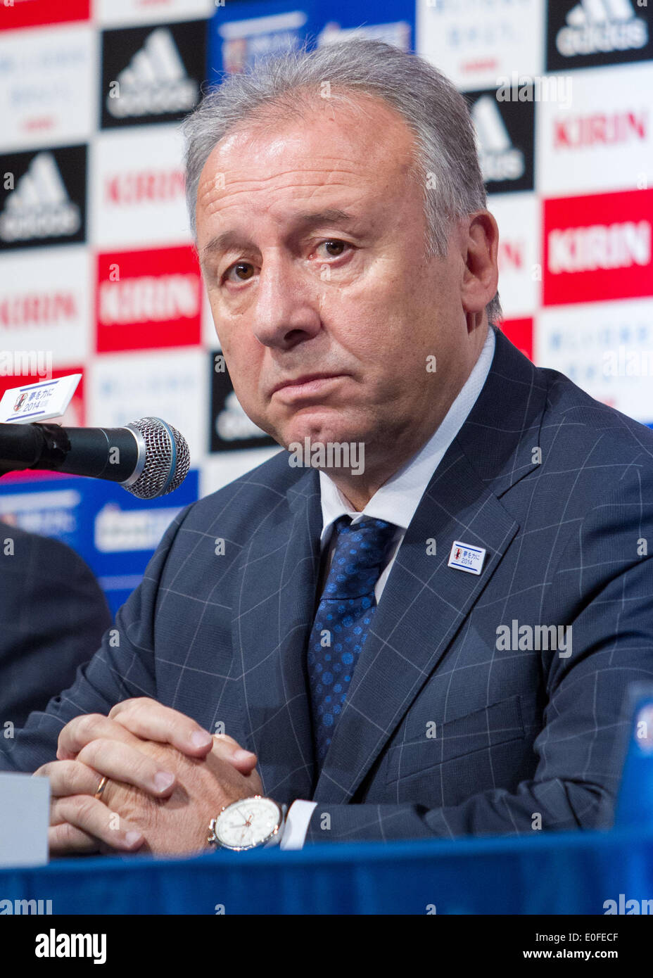 Tokyo, Giappone. Il 12 maggio 2014. Giappone nazionale di calcio head coach Alberto Zaccheroni partecipa a una conferenza stampa per l'annuncio del suo 23 stati squad per il 2014 FIFA Wolrd Cup in Brasile. Credito: AFLO/Alamy Live News Foto Stock