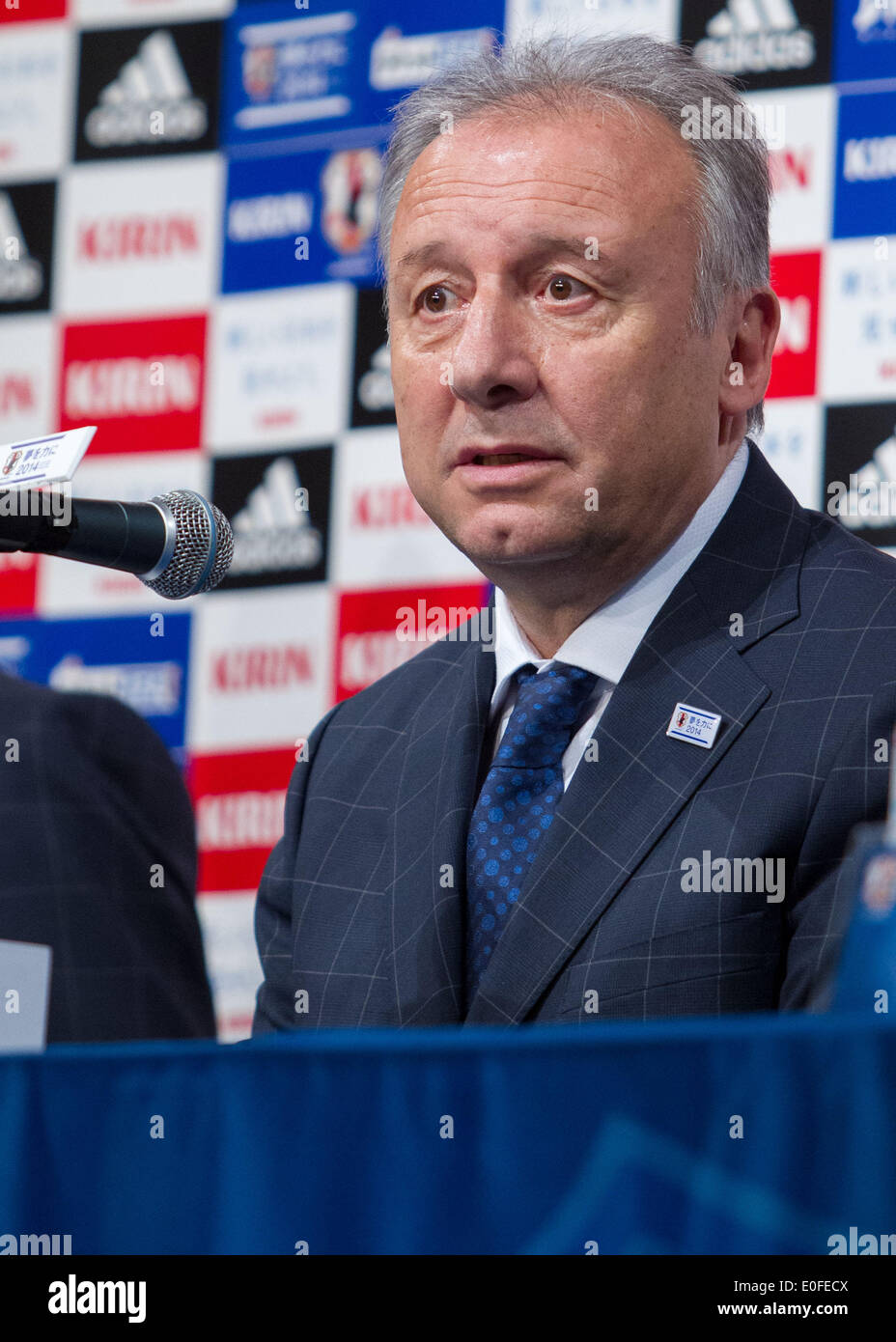 Tokyo, Giappone. Il 12 maggio 2014. Giappone nazionale di calcio head coach Alberto Zaccheroni partecipa a una conferenza stampa per l'annuncio del suo 23 stati squad per il 2014 FIFA Wolrd Cup in Brasile. Credito: AFLO/Alamy Live News Foto Stock