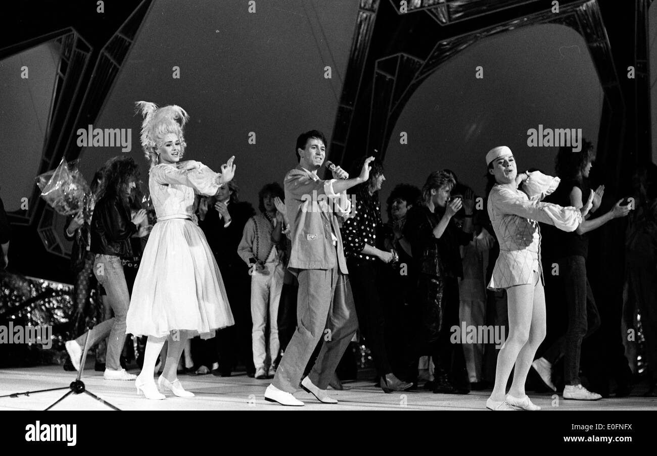 Un ritratto di Ketil Stokkan, che mostra il cantante e compositore norvegese. È noto per la sua partecipazione all'Eurovision Song Contest e per i suoi contributi alla musica pop norvegese negli anni '1980 Foto Stock