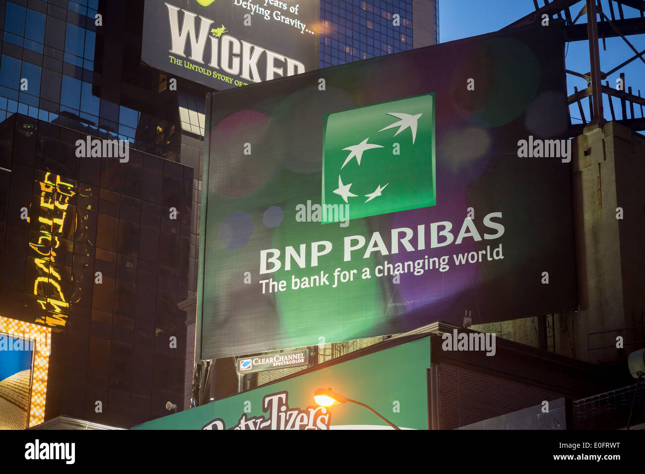 Pubblicità per la banca francese, BNP Paribas è visto in New York Foto Stock