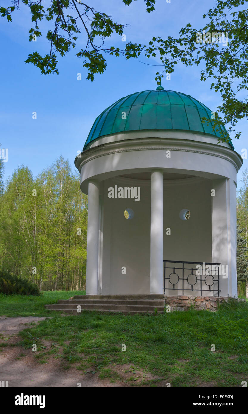 Stone gazebo immagini e fotografie stock ad alta risoluzione - Alamy