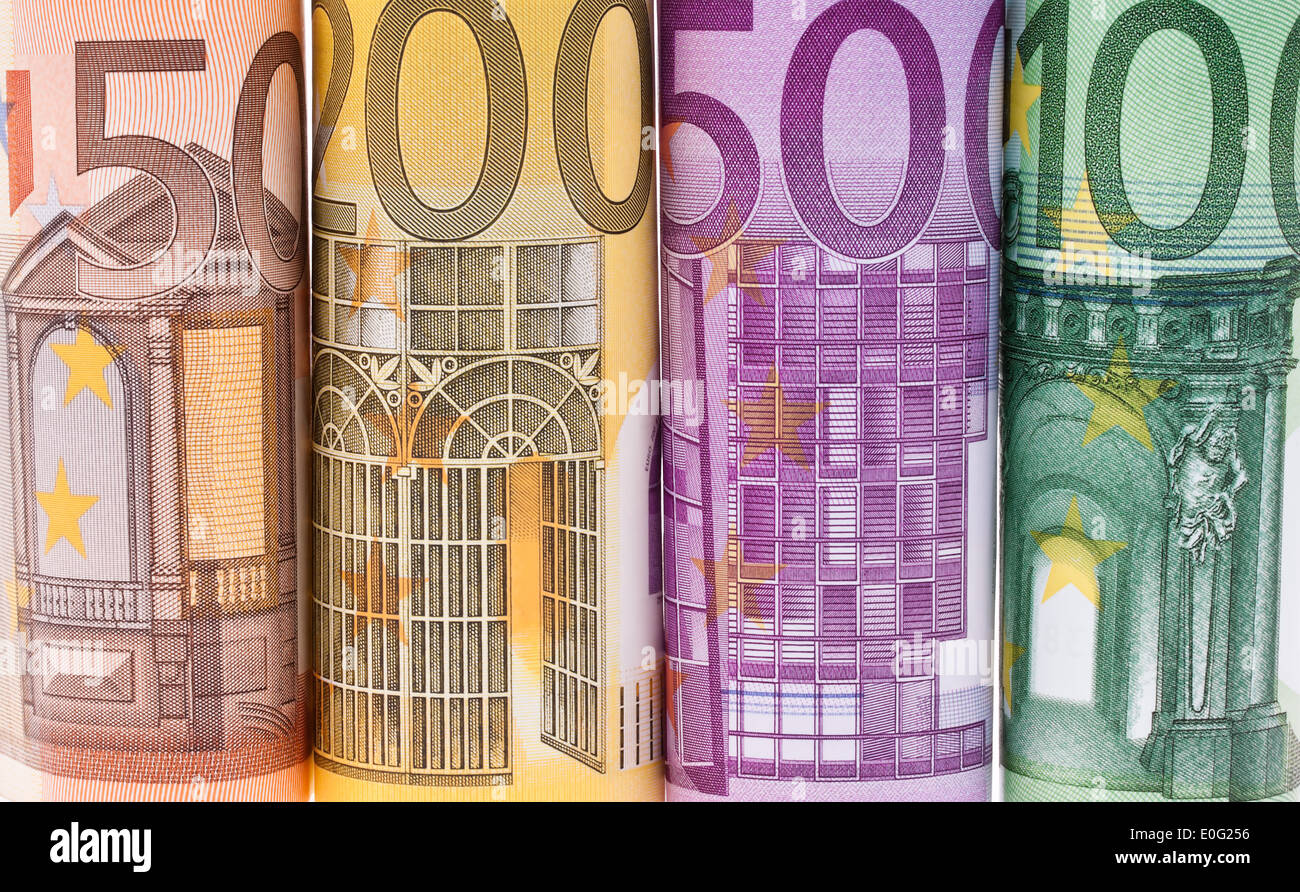 Diversi euro di denaro note su sfondo bianco, verschiedene Euro Geld Scheine auf weissem Hintergrund Foto Stock