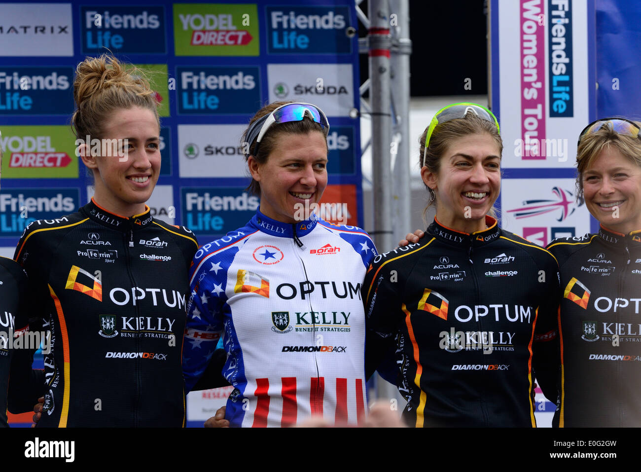 Denise Ramsden,Jade Wilcoxson,Janel Holcomb & Lauren Hall celebrare la vittoria di team.Womens Tour.cycle race Bury St Edmunds UK.11/5/12 Foto Stock