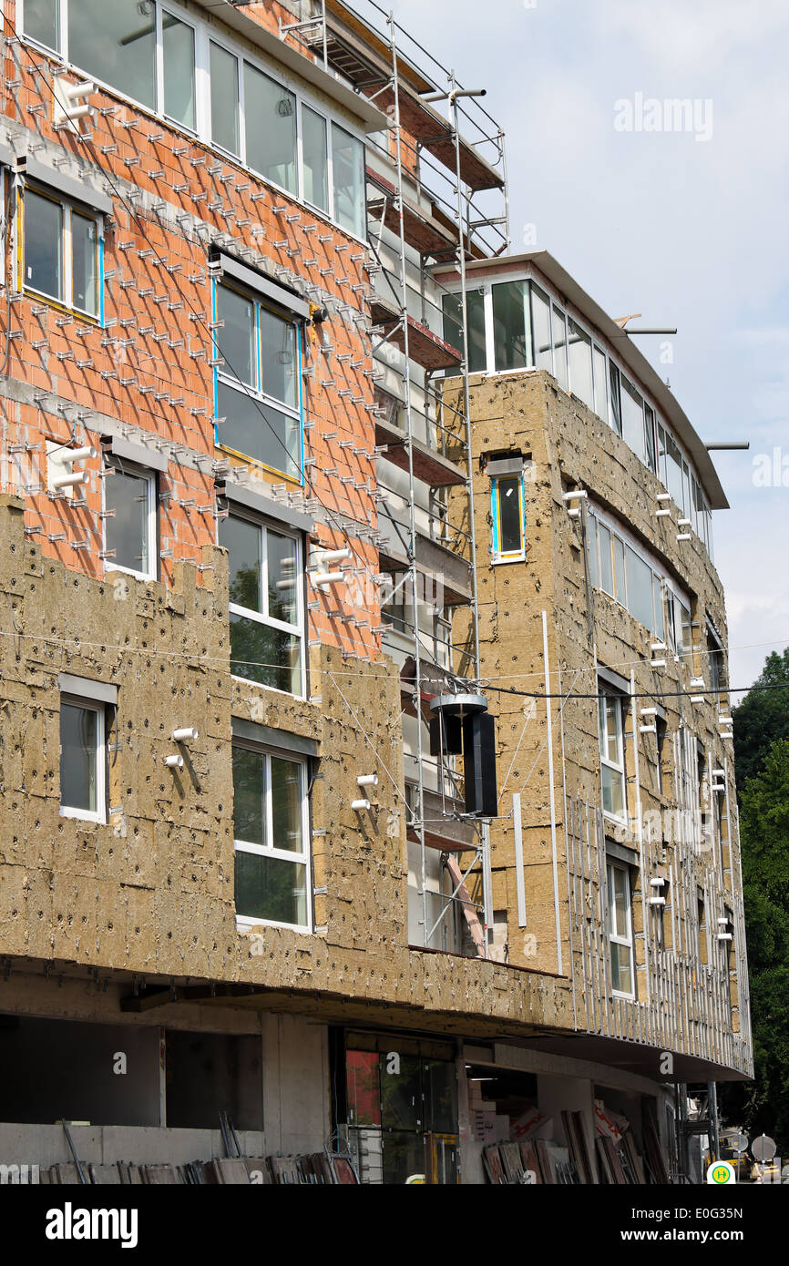 Un buon isolamento termico con nuova shell casa di abitazione, Gute Waermedaemmung bei neuem Rohbau Wohnhaus Foto Stock