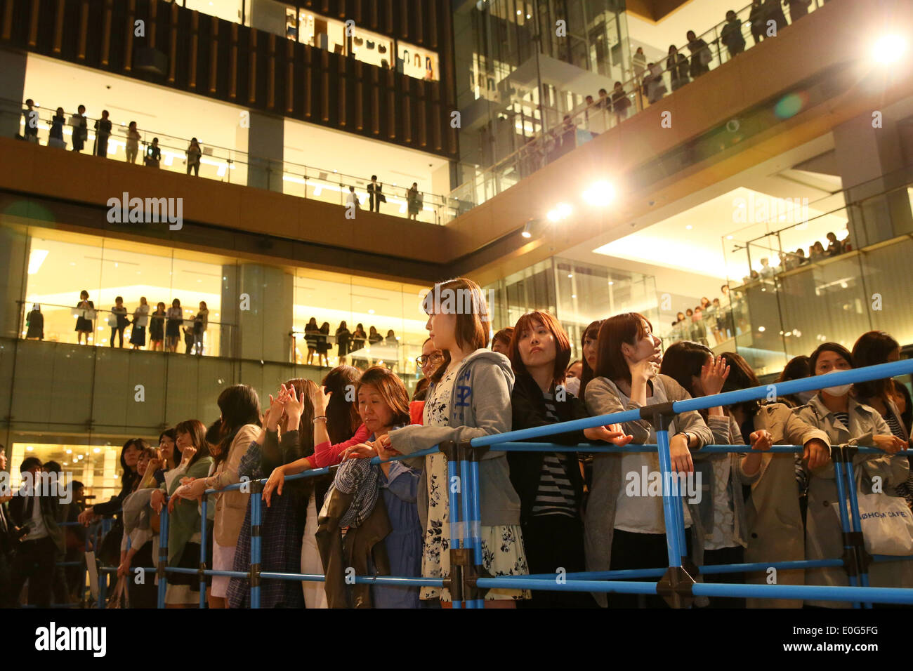 Il Brasile, a Marunouchi building, Tokyo, Giappone. Il 12 maggio 2014. Tifosi Calcio /Soccer : Atsuto Uchida del Giappone partecipa a una conferenza stampa su annuncio del 23 membri del Giappone team nazionali per il 2014 FIFA Wolrd Cup in Brasile, a Marunouchi building, Tokyo, Giappone . Credito: Giovanni Osada AFLO/sport/Alamy Live News Foto Stock