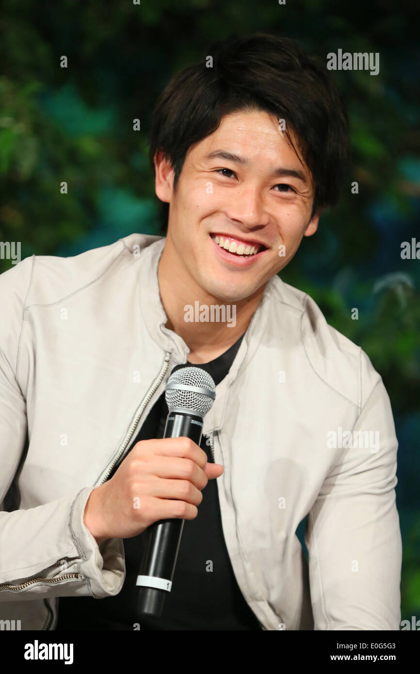 Il Brasile, a Marunouchi building, Tokyo, Giappone. Il 12 maggio 2014. Atsuto Uchida (JPN) calcio /Soccer : Atsuto Uchida del Giappone partecipa a una conferenza stampa su annuncio del 23 membri del Giappone team nazionali per il 2014 FIFA Wolrd Cup in Brasile, a Marunouchi building, Tokyo, Giappone . Credito: Giovanni Osada AFLO/sport/Alamy Live News Foto Stock