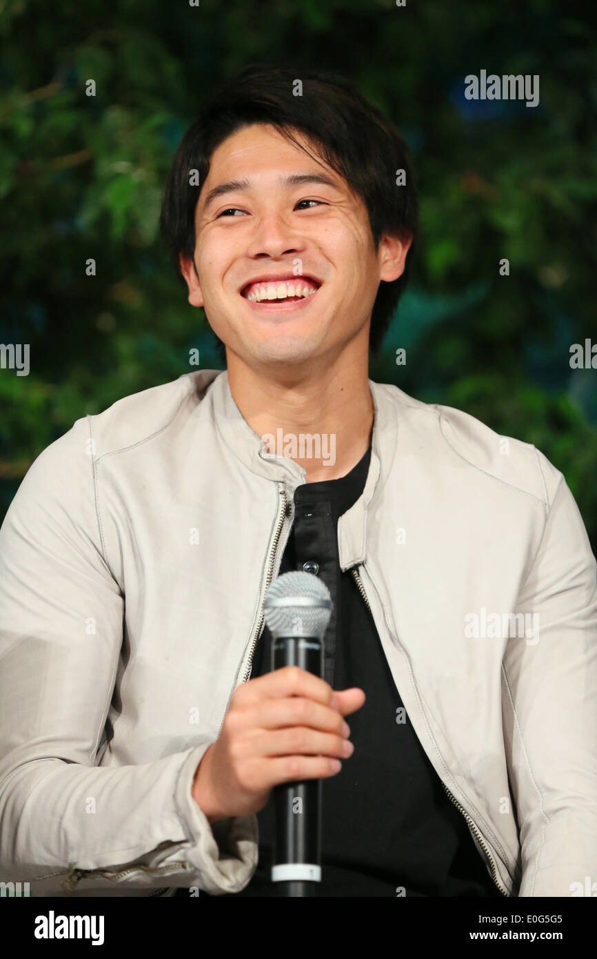 Il Brasile, a Marunouchi building, Tokyo, Giappone. Il 12 maggio 2014. Atsuto Uchida (JPN) calcio /Soccer : Atsuto Uchida del Giappone partecipa a una conferenza stampa su annuncio del 23 membri del Giappone team nazionali per il 2014 FIFA Wolrd Cup in Brasile, a Marunouchi building, Tokyo, Giappone . Credito: Giovanni Osada AFLO/sport/Alamy Live News Foto Stock