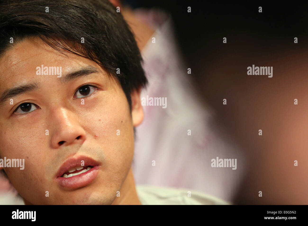 Il Brasile, a Marunouchi building, Tokyo, Giappone. Il 12 maggio 2014. Atsuto Uchida (JPN) calcio /Soccer : Atsuto Uchida del Giappone partecipa a una conferenza stampa su annuncio del 23 membri del Giappone team nazionali per il 2014 FIFA Wolrd Cup in Brasile, a Marunouchi building, Tokyo, Giappone . Credito: Giovanni Osada AFLO/sport/Alamy Live News Foto Stock