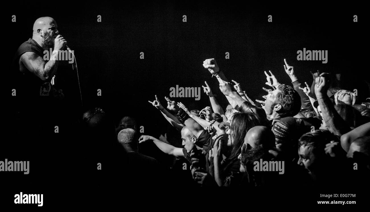 Toronto, Ontario, Canada. Il 12 maggio 2014. Pesanti americani supergruppo di metallo 'Down' eseguita a Danforth Music Hall di Toronto. I membri della band: Phil Anselmo, JIMMY BOWER, pepe KEENAN, PAT BRUDERS, BOBBY LANDGRAF Credit: Igor Vidyashev/ZUMAPRESS.com/Alamy Live News Foto Stock