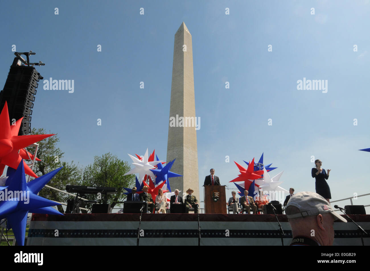 Washington D.C. Sindaco Vincent Gray parla durante la cerimonia di riapertura per il Monumento a Washington dopo un 2011 terremoto causato $15 milioni in danni 12 Maggio 2014 a Washington, DC. Foto Stock