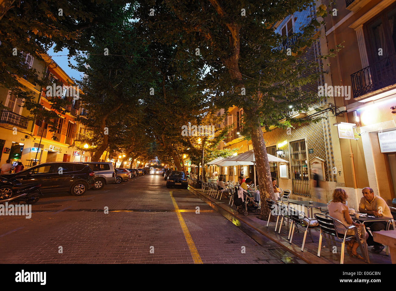 Calle Marques de Campo di sera, Denia, PROVINCIA Alicante, Spagna Foto Stock
