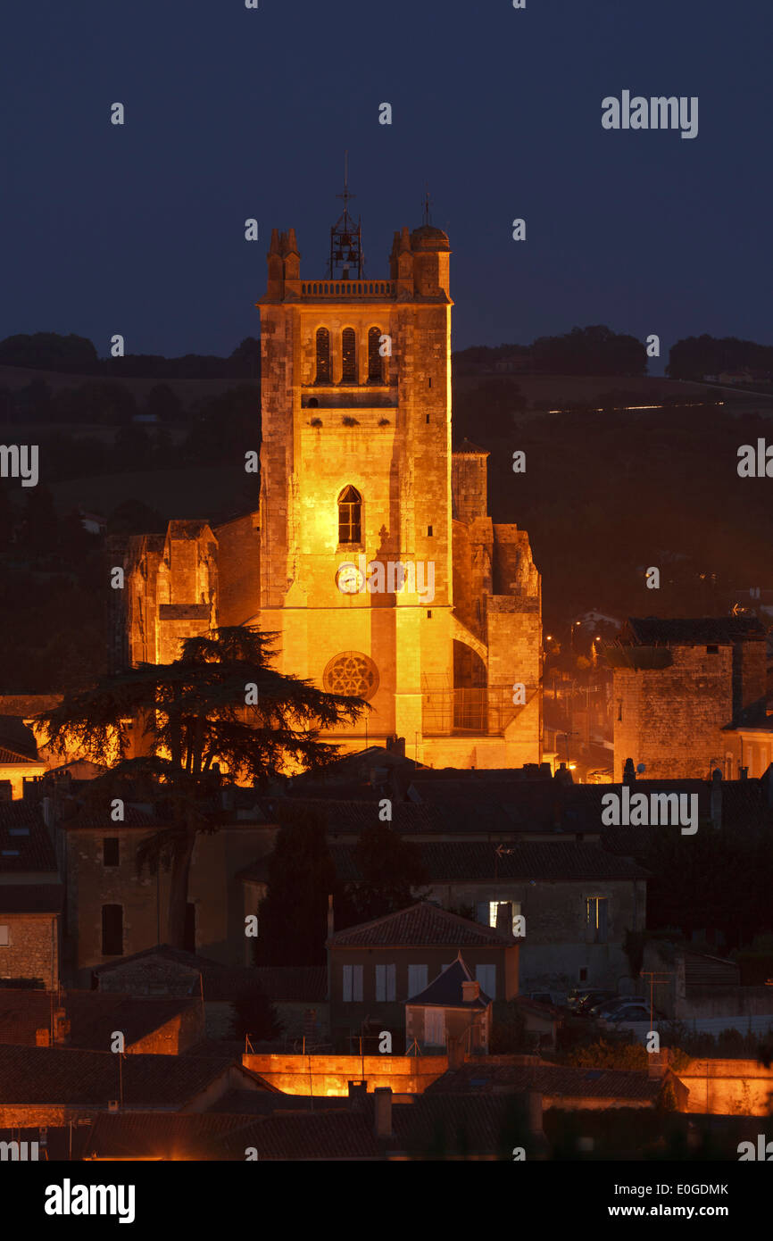 Vista città con una cattedrale Sainte-Pierre, cattedrale, gotico, profilattico preservativo-en-Armanac, Dipartimento Gers, regione Midi-Pyrenees, Via Foto Stock
