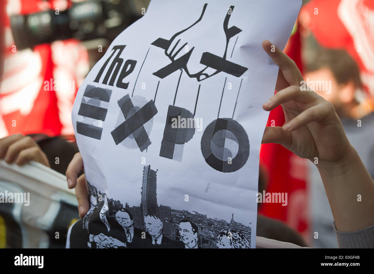 Milano, Italia. 13 Maggio, 2014. I dimostranti durante il primo italiano Presidente Matteo Renzi a Milano per EXPO, il 13 maggio 2014. Credito: Adamo di Loreto/NurPhoto/ZUMAPRESS.com/Alamy Live News Foto Stock