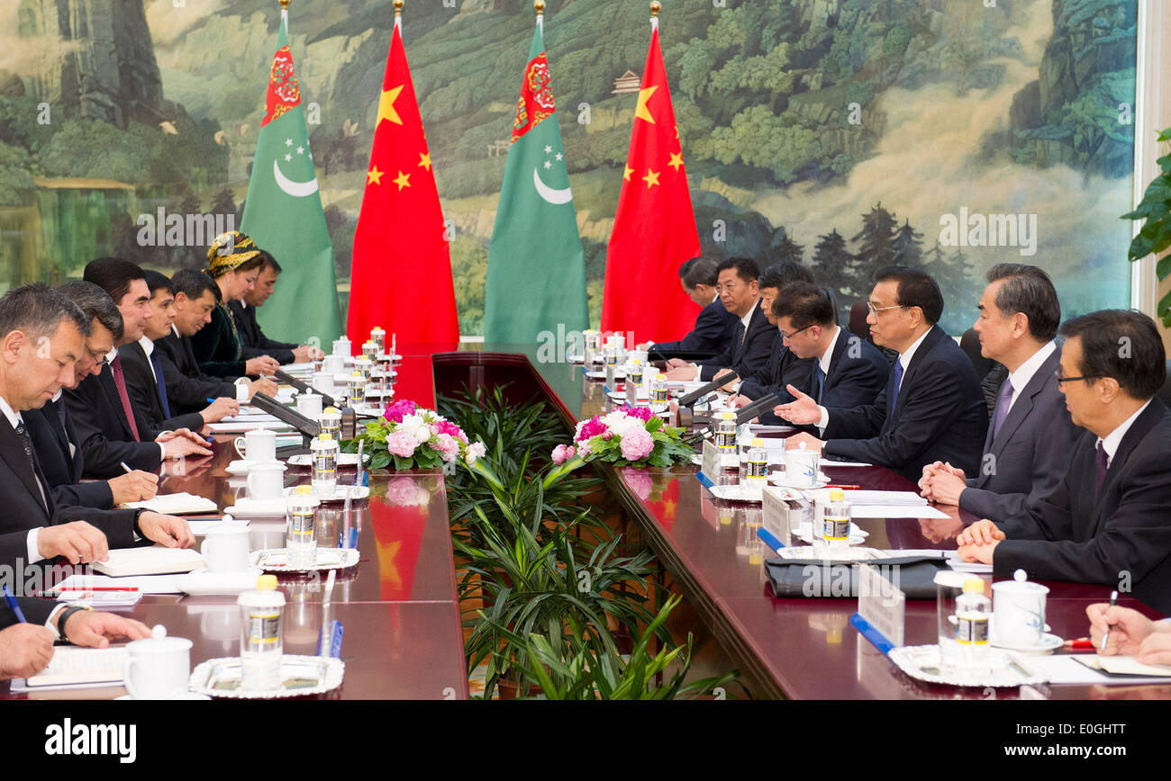 Pechino, Cina. 13 Maggio, 2014. Il premier cinese LI Keqiang (terza R) soddisfa con visita Presidente turkmeno Gurbanguly Berdymukhamedov (3 L) a Pechino, capitale della Cina, 13 maggio 2014. © Huang Jingwen/Xinhua/Alamy Live News Foto Stock