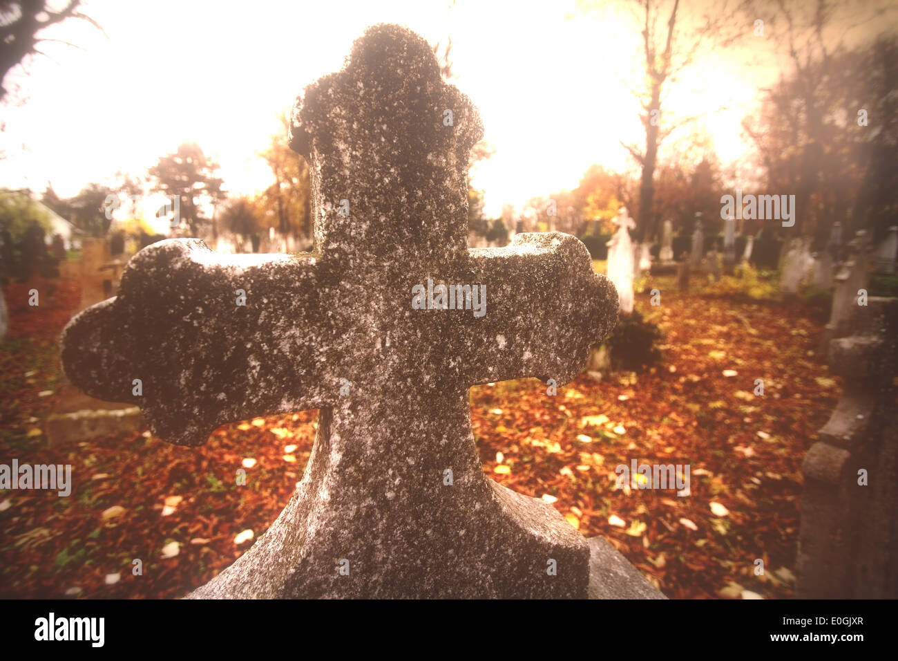 Comunità Cristiana Cattolica Romana cimitero in autunno Foto Stock