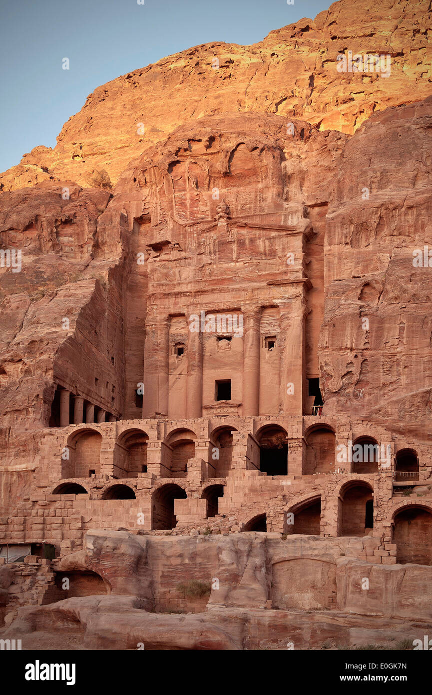 Tomba di URN, Tombe Reali di Petra, UNESCO World herritage, Wadi Musa, Giordania, Medio Oriente e Asia Foto Stock