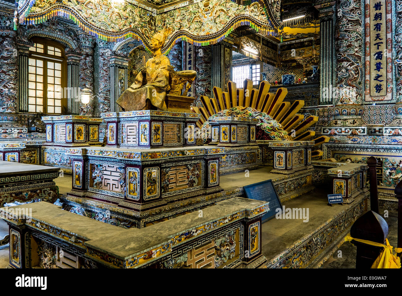 La tomba dell'imperatore Khai Dinh, città di Hue, Vietnam Asia Foto Stock