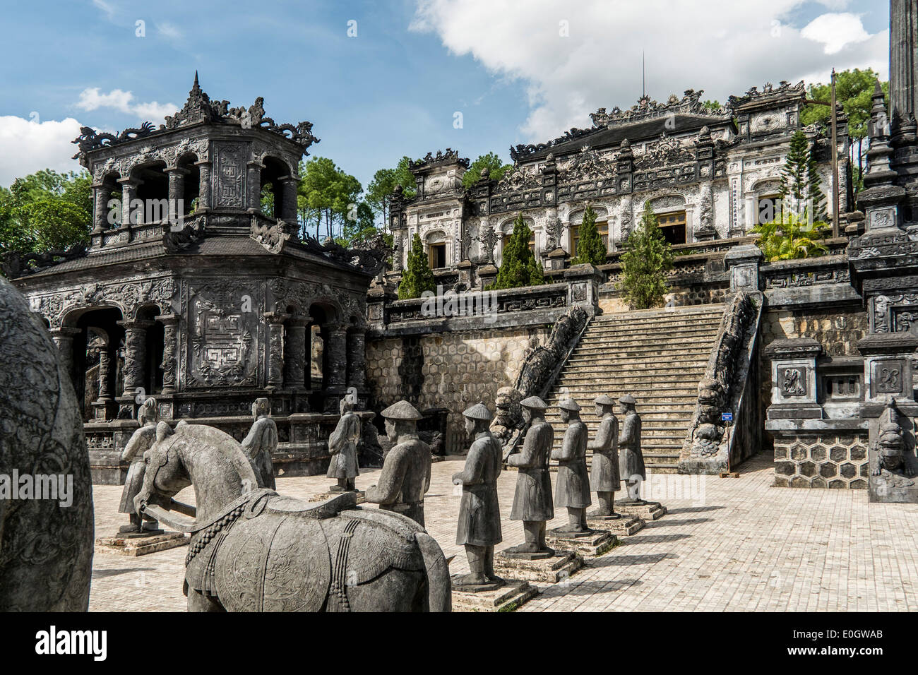 La tomba dell'imperatore Khai Dinh, città di Hue, Vietnam Asia Foto Stock
