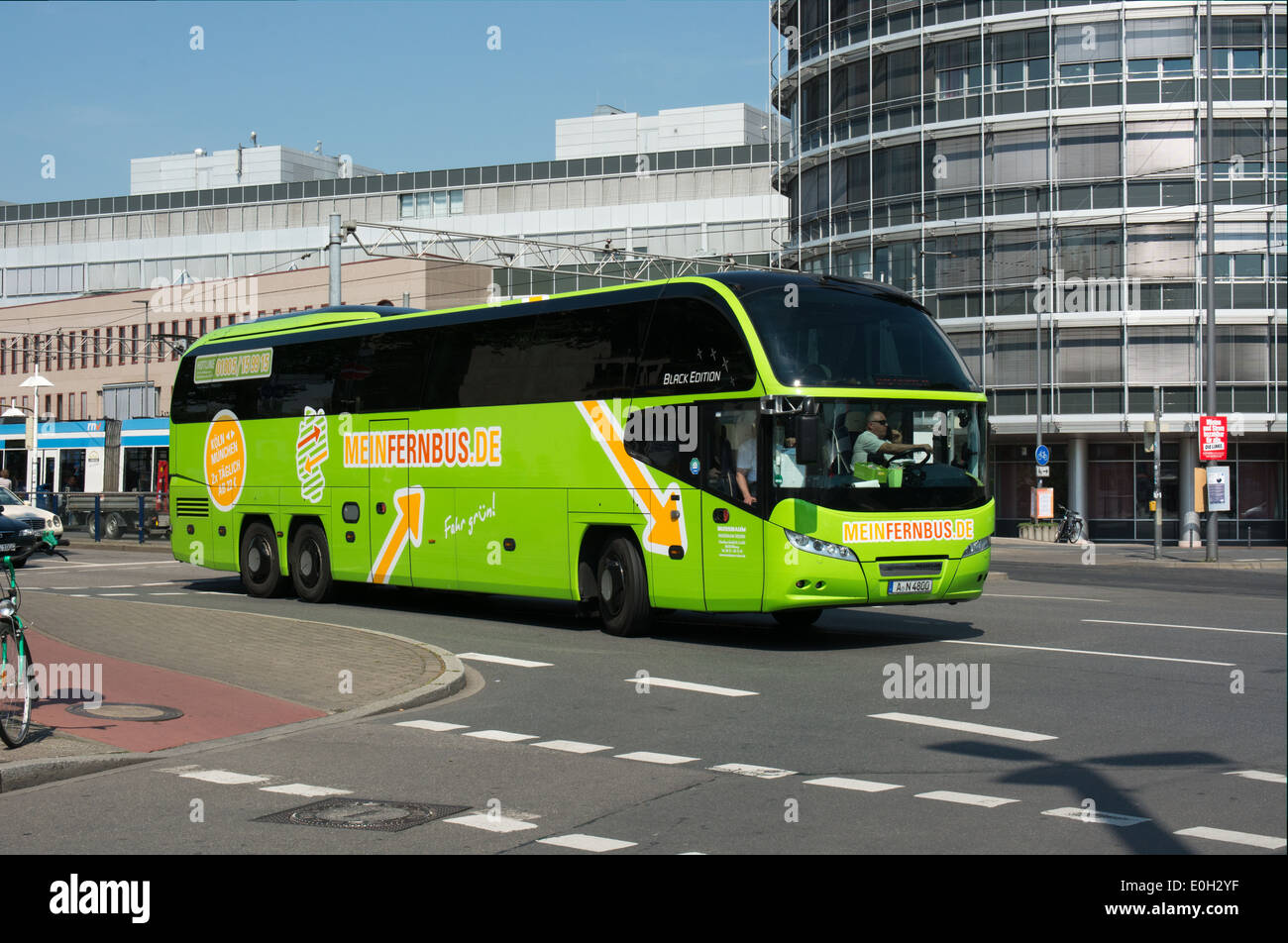 MeinFernbus.com è uno di un numero di chiamate interurbane a basso costo franchising di autobus che sono apparsi in Germania di recente. Foto Stock