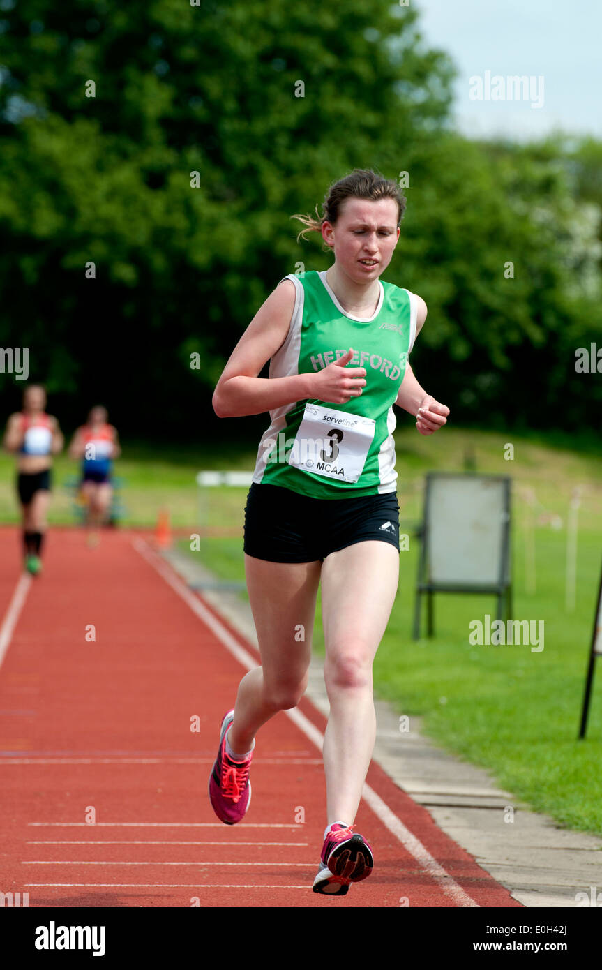 Atletica, concorrente in donne 3000m gara a livello di club, REGNO UNITO Foto Stock