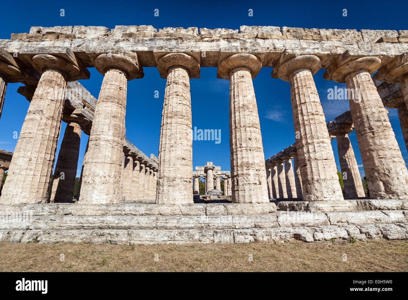 Tempio di Hera, Basilica, la storica città di Paestum nel Golfo di Salerno, Capaccio, Campania, Italia, Europa Foto Stock