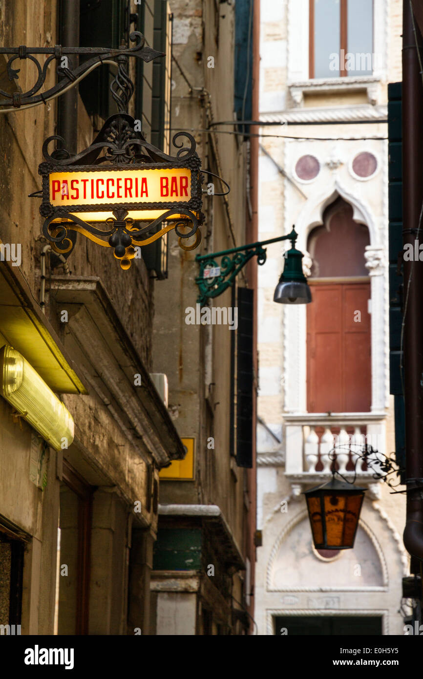 Segno di una pasticceria e bar, Venezia, Veneto, Italia, Europa Foto Stock