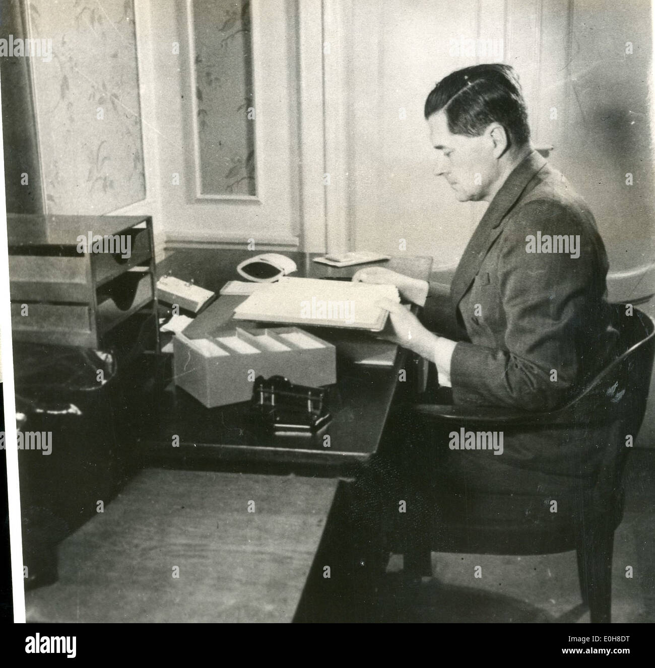 Questa fotografia mostra gli edifici di Uppsala, Svezia, mettendo in evidenza l'architettura storica della città e il ruolo significativo nella storia svedese. Uppsala è conosciuta per la sua università, la storia religiosa e l'importanza culturale in Svezia. Foto Stock