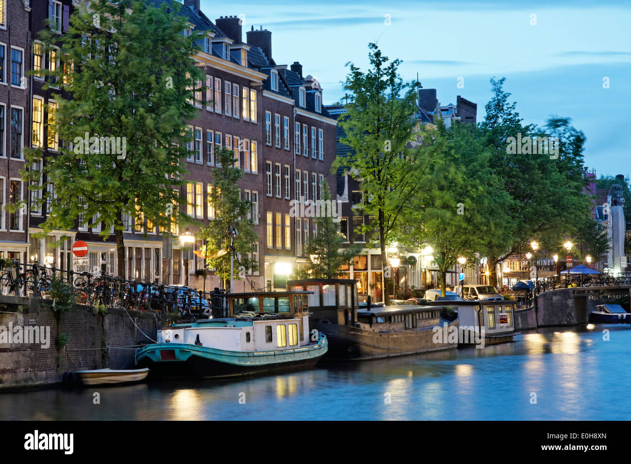 Case galleggianti in Amsterdam, Olanda. Foto Stock