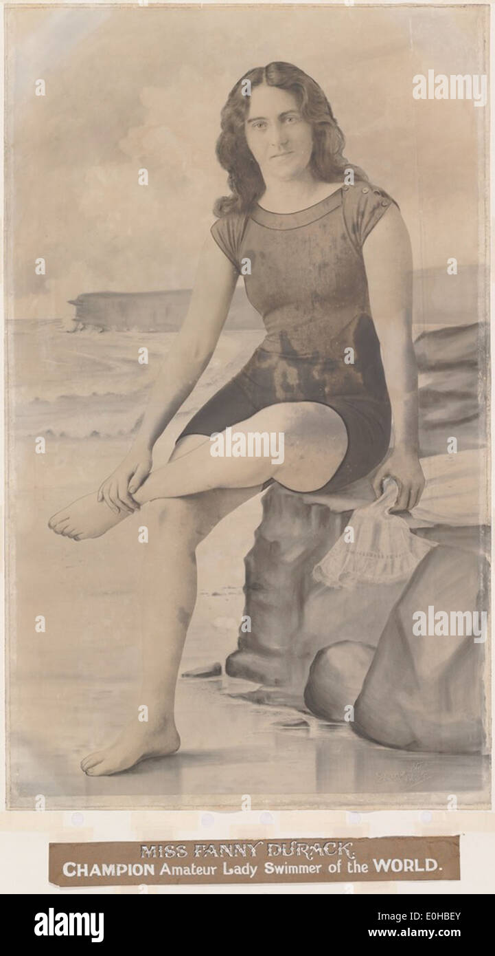 Un ritratto del 1912 di Fanny Durack, nuotatrice australiana e medaglia d'oro olimpica, nota per i suoi contributi significativi al nuoto femminile all'inizio del XX secolo. Foto Stock