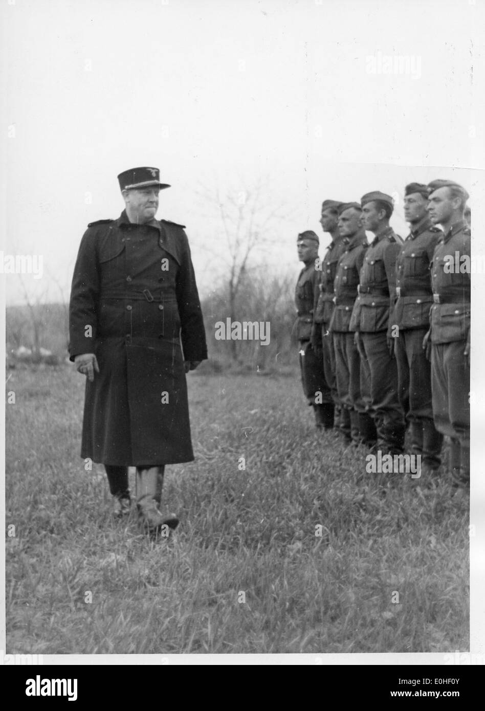 Vidkun Quisling è raffigurato con volontari norvegesi sul fronte orientale durante la seconda guerra mondiale. Quisling, una figura controversa, fu un collaboratore nazista in Norvegia durante la guerra. Foto Stock