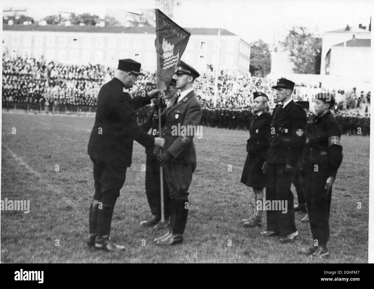 Questa immagine dell'ottavo Congresso del Partito NSDAP mostra il rally finale al Bislet Stadion di Oslo. L'evento fu parte degli sforzi della Germania nazista per consolidare il potere e l'influenza nella Norvegia occupata durante la seconda guerra mondiale. Foto Stock