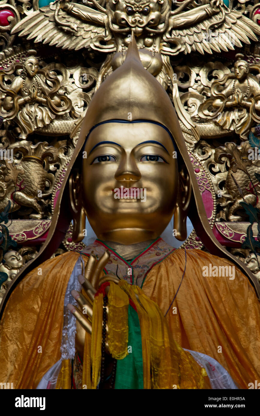 Statua di Buddha Signore al tempio Lama, Dongcheng District, Pechino, Cina Foto Stock
