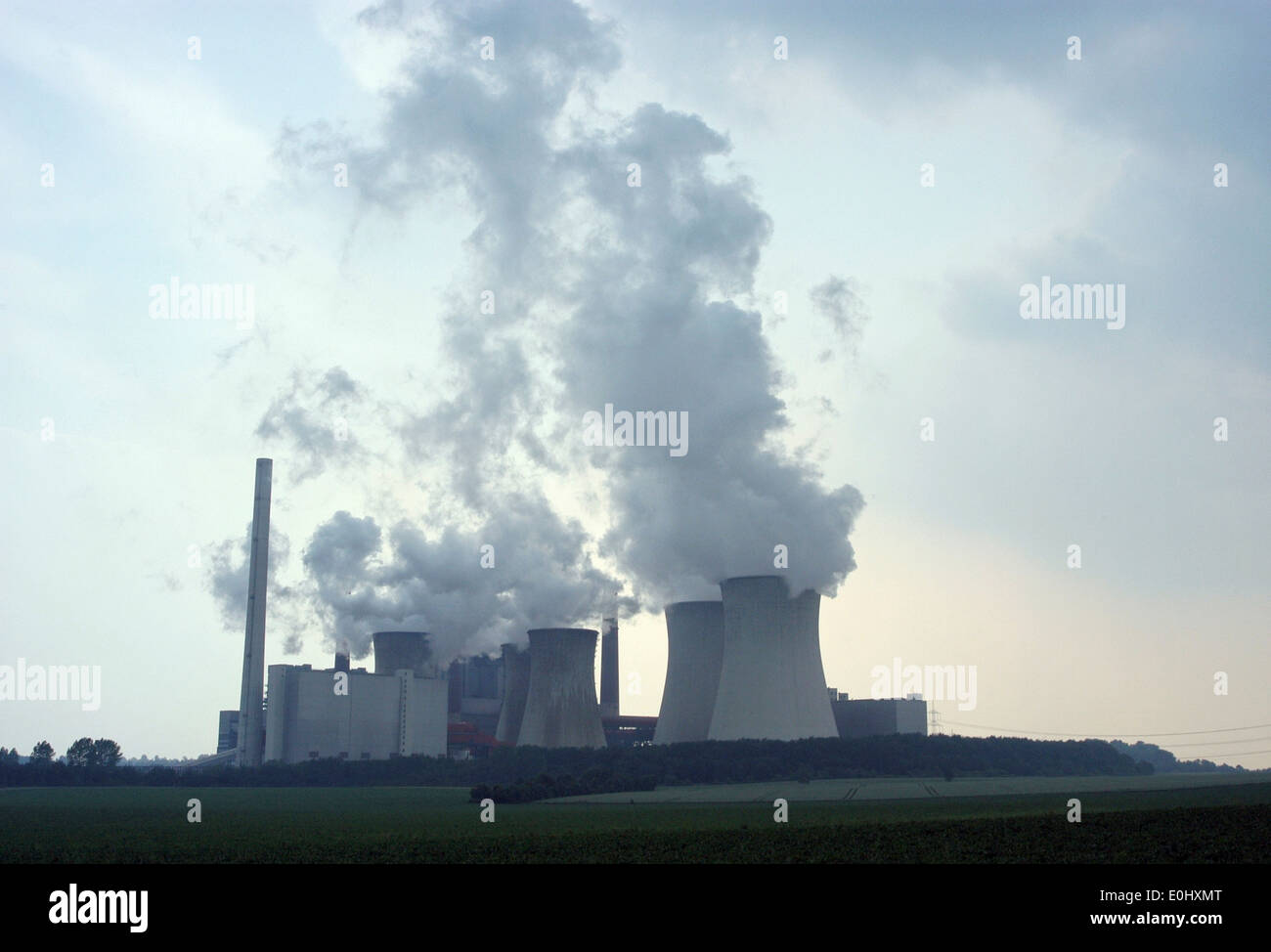 Deutschland, nahe Köln, Kraftwerk, Industrie, Kamin, Rauch, Abgas Foto Stock