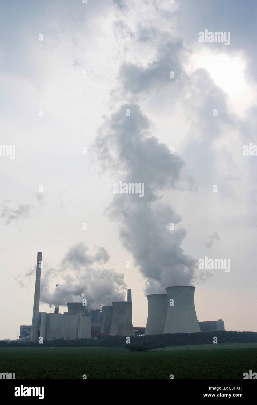 Germania, nei pressi di Colonia, Power Plant, industriale, fuoco, fumo e scarico, Deutschland, nahe Köln, Kraftwerk, Industrie, Kamin, Rauch Foto Stock