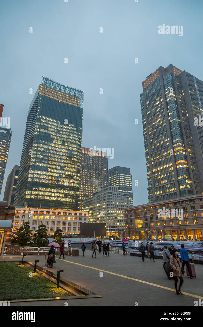 Edifici alti a Marunouchi a Tokyo Foto Stock