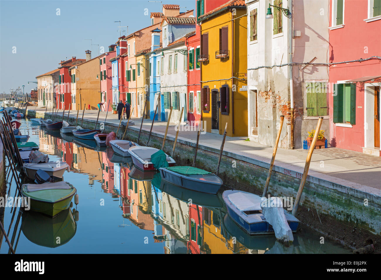 Venezia - case sul canale dall isola di Burano Foto Stock