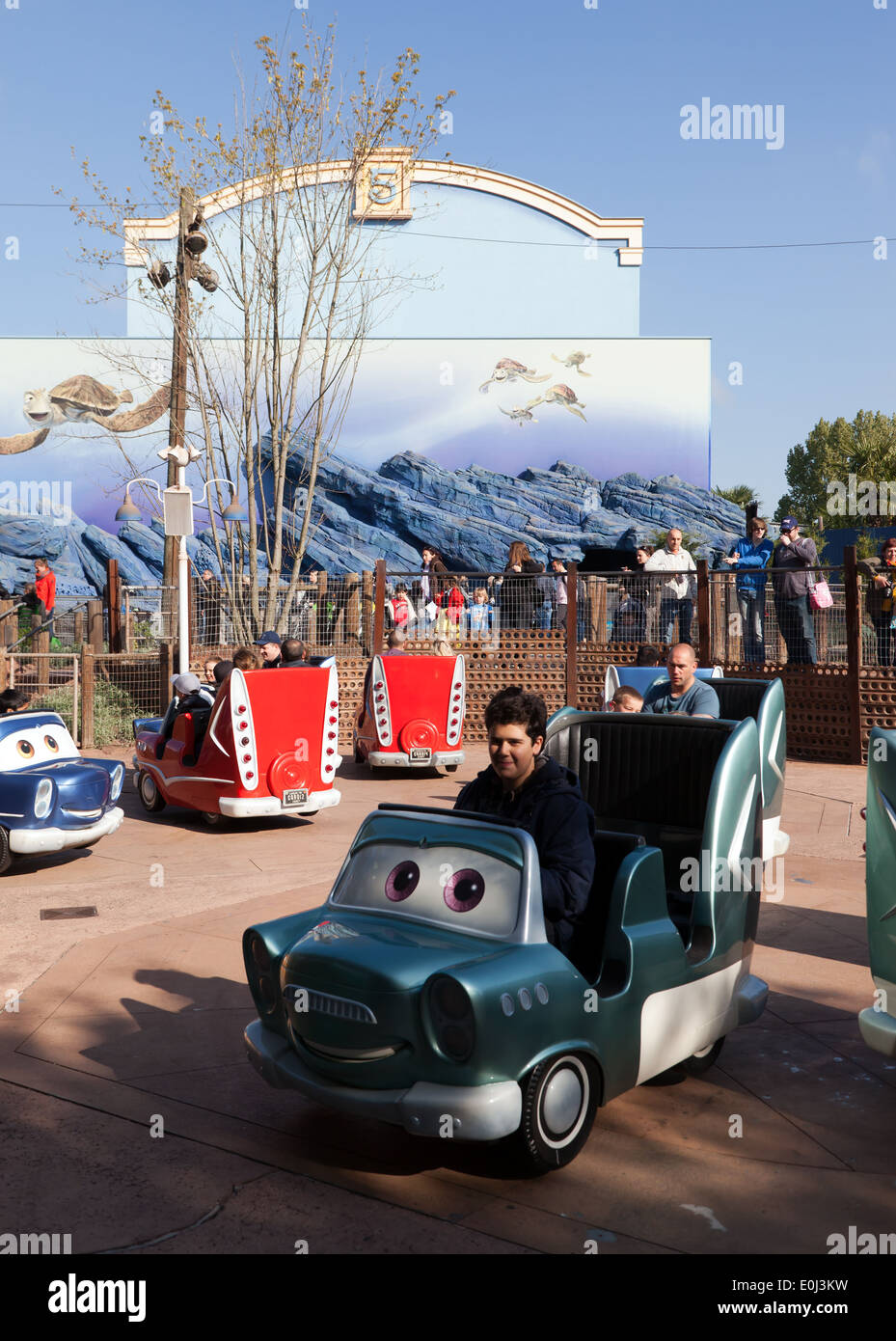 Una vista da a bordo delle vetture Rally gara corsa al Walt Disney Studios, Marne-la-Vallée, Francia. Foto Stock