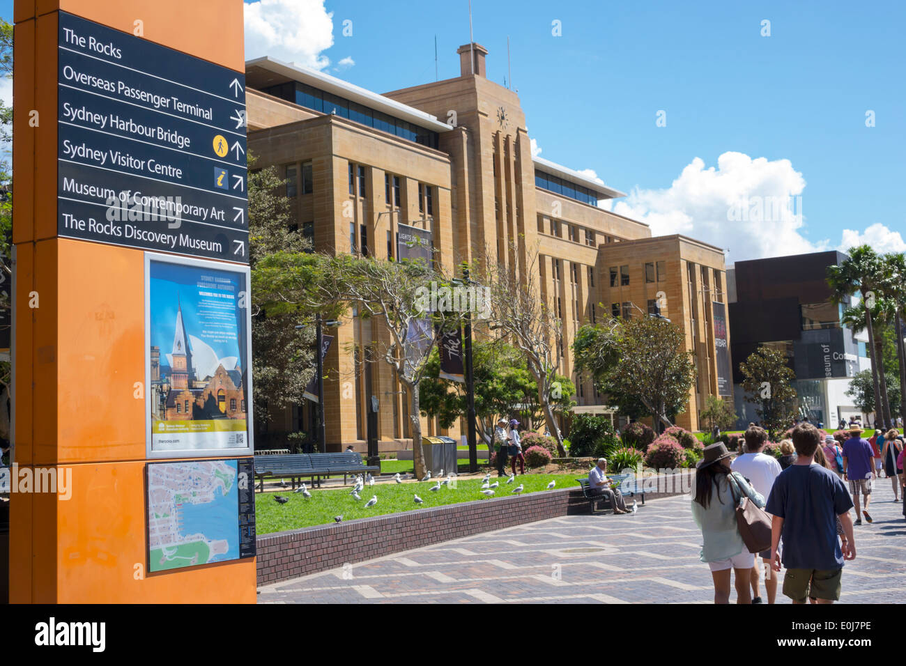 Sydney Australia,West Circular Quay,cartello,frecce,indicazioni,Museo di Arte Contemporanea,AU140310033 Foto Stock