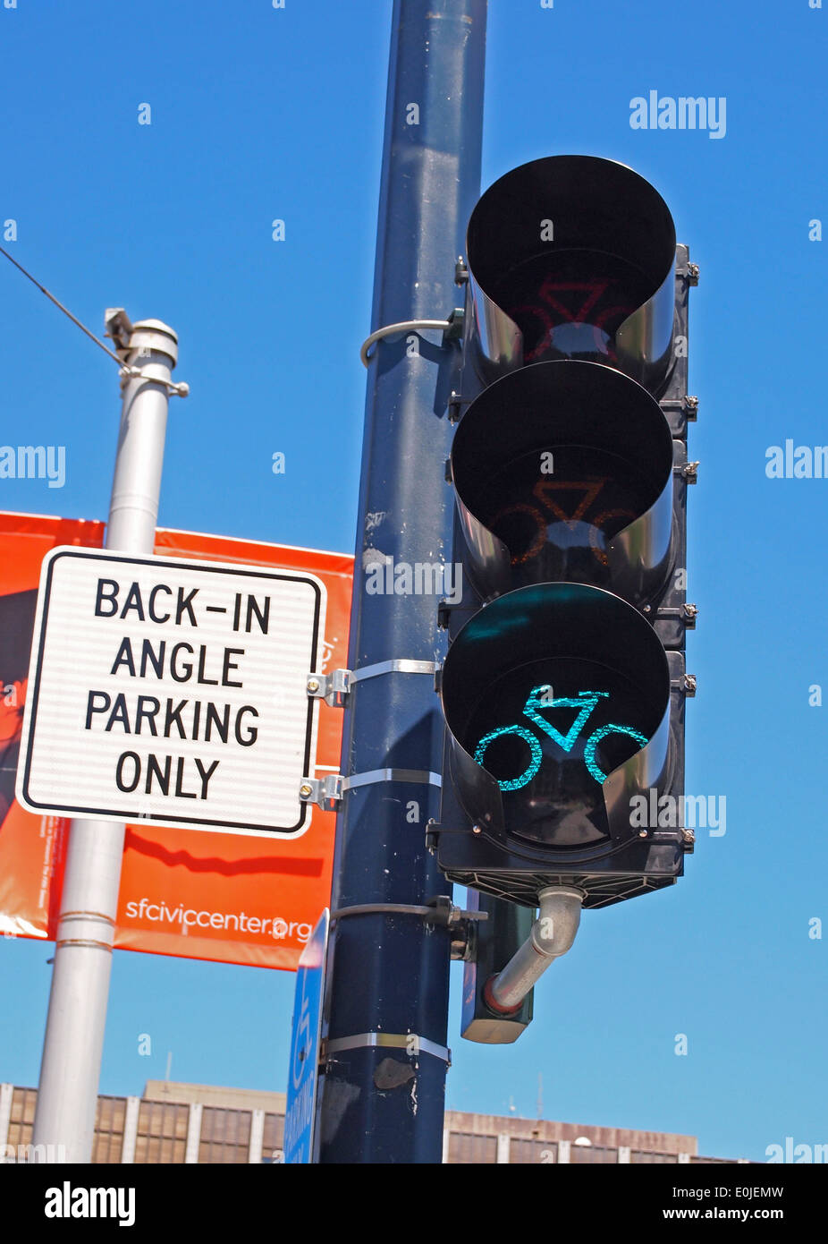 Bicicletta verde semaforo di San Francisco in California Foto Stock