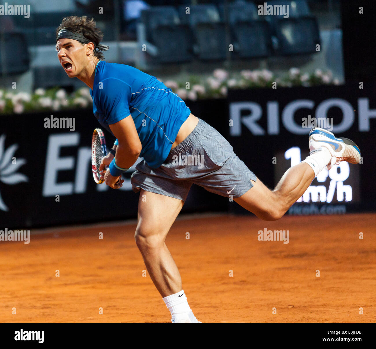 Rafael Nadal giocando in ATP Roma International Tennis Masters Foto Stock