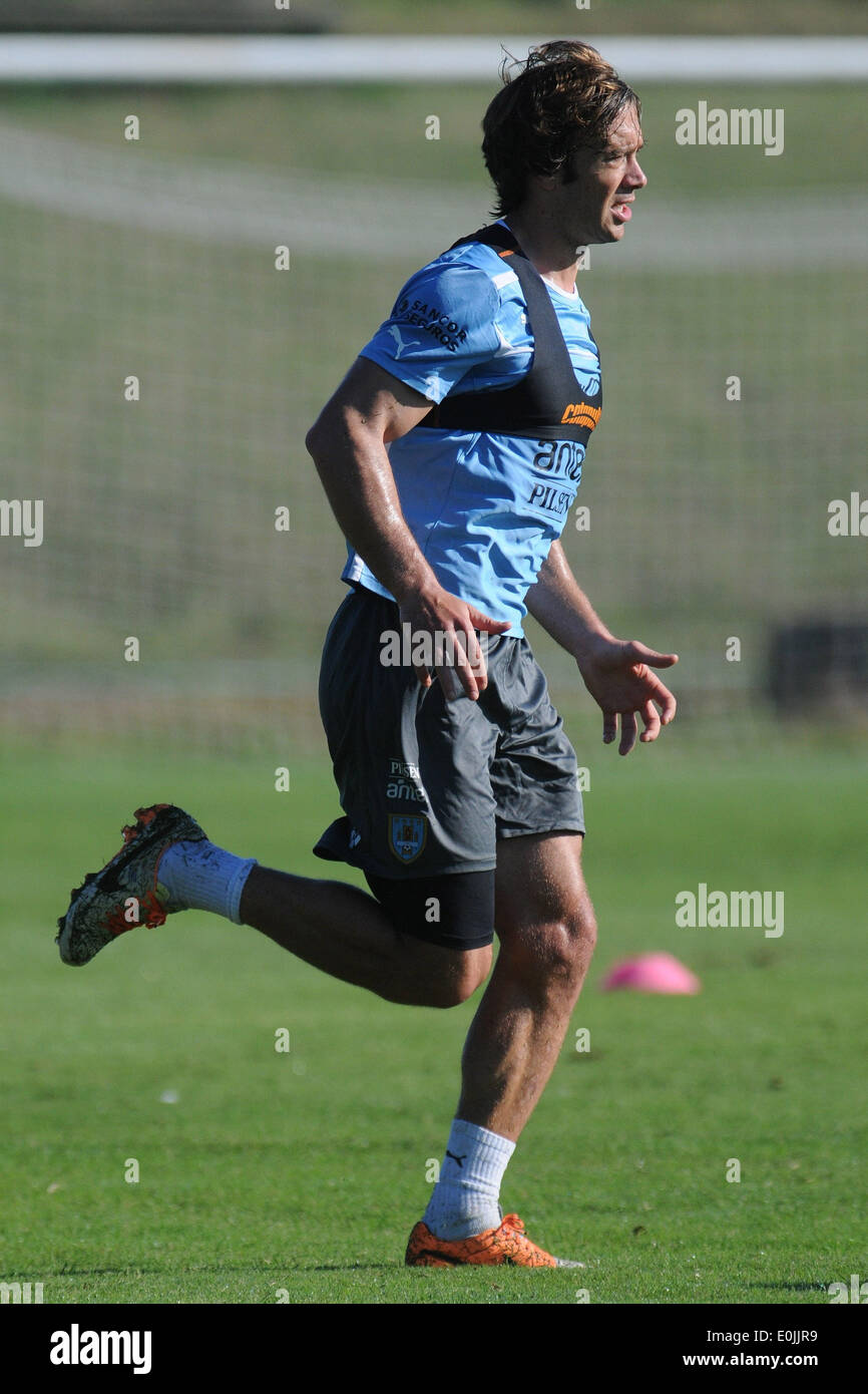 Montevideo, Uruguay. 14 Maggio, 2014. Giocatore della Nazionale Uruguaiano football team Diego Lugano partecipa a una sessione di formazione, prima del 2014 della Coppa del Mondo FIFA Brasile, ad alte prestazioni complesso Uruguay Celeste, a Montevideo, capitale dell'Uruguay, il 14 maggio 2014. Credito: Nicolas Celaya/Xinhua/Alamy Live News Foto Stock