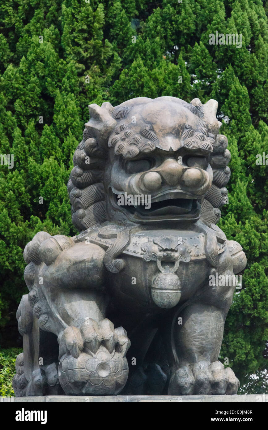 Statua di Lion, il National Palace Museum di Taipei, Taiwan Foto Stock