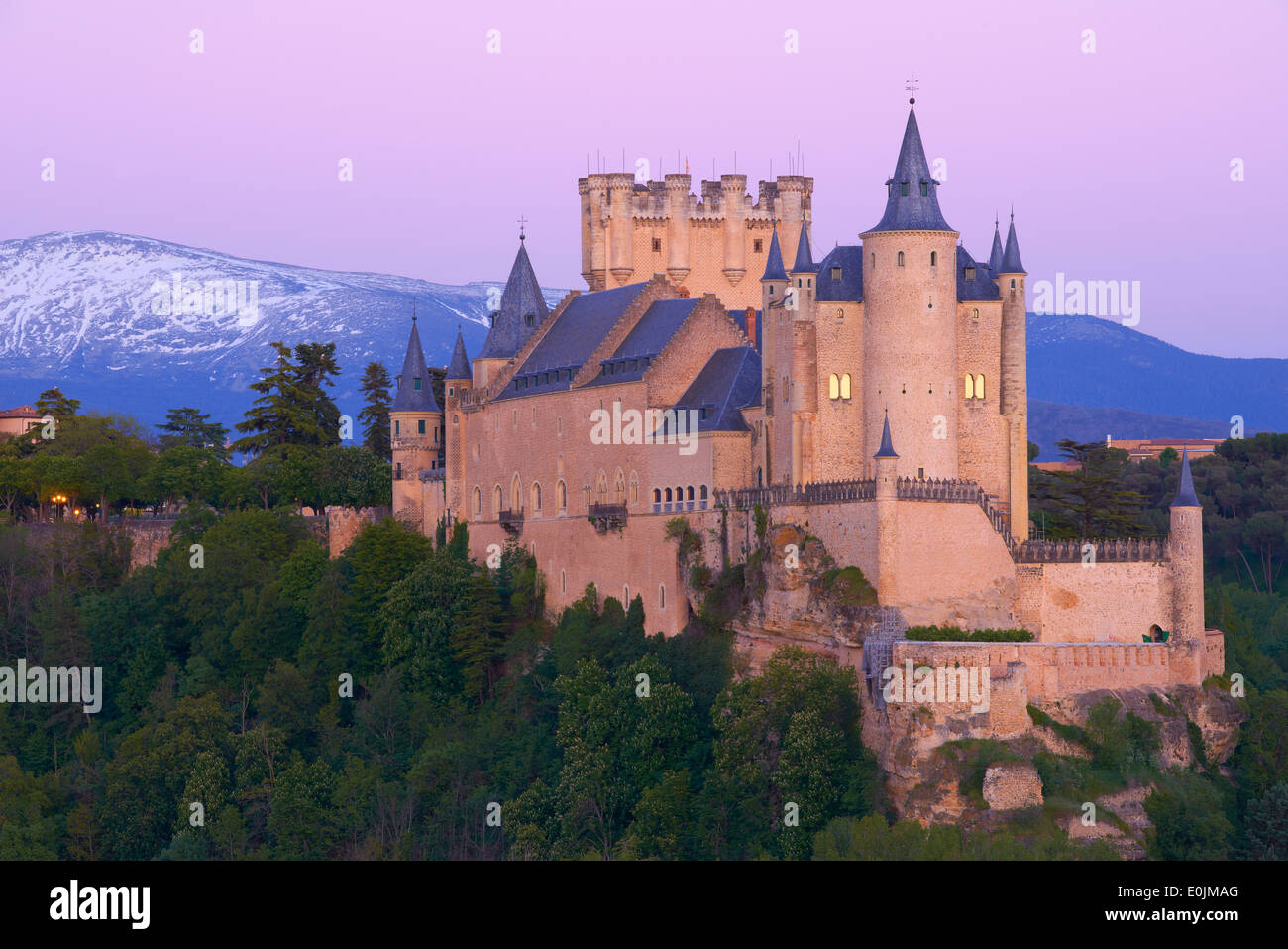 Alcazar di Segovia, fortezza di Alcazar al tramonto, Castilla-León, Spagna Foto Stock