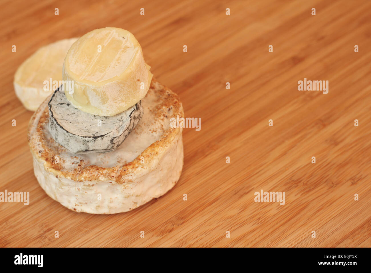 Formaggio Camembert sulla tavola di legno close-up Foto Stock
