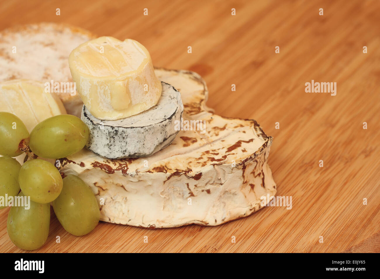 Formaggio Camembert sulla tavola di legno close-up Foto Stock