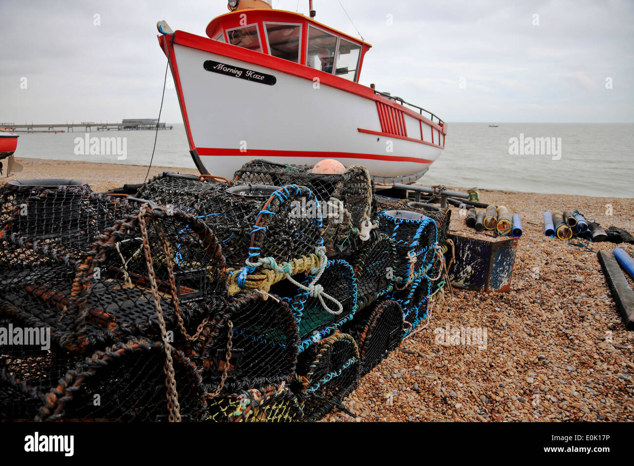 9446. Lobster Pot & barca da pesca, trattare, Kent Foto Stock