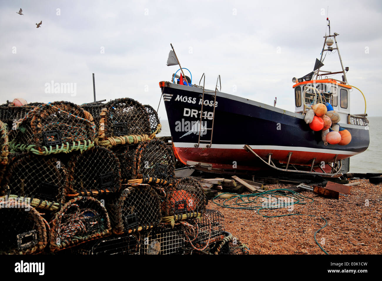 9450. Aragosta Post e barche da pesca, trattare, Kent Foto Stock
