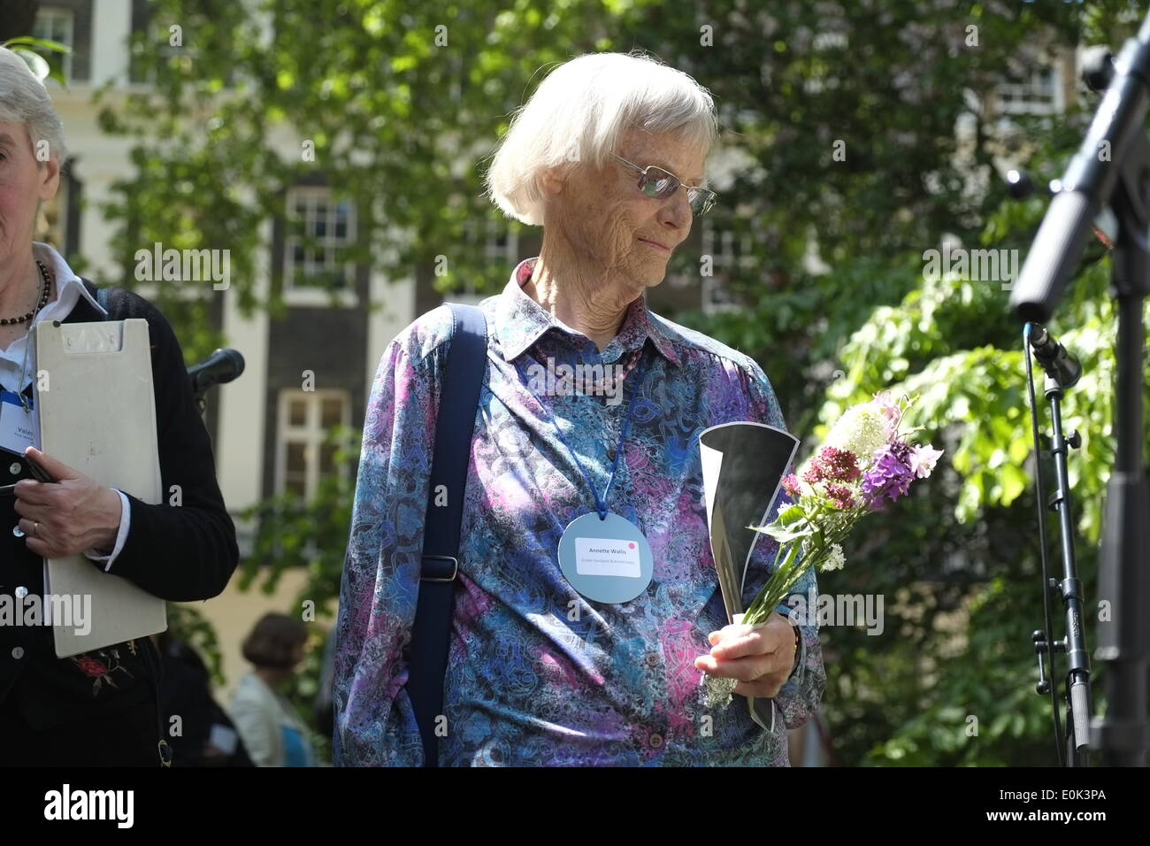 Londra, UK . 15 Maggio, 2014. I parenti e i sostenitori di coloro che hanno retto contro la guerra si sono riuniti in una cerimonia rememberence per onorare gli obiettori di coscienza di WW1 Credito: Rachel Megawhat/Alamy Live News Foto Stock