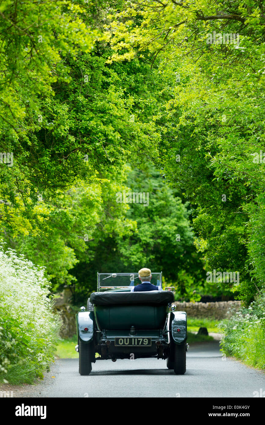 L'annata 1929 Bentley automobile 4.5 litri touring in Cotswolds, REGNO UNITO Foto Stock